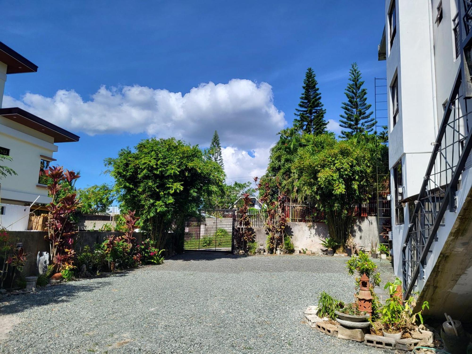 Rangya Hotel Tagaytay City Exterior photo